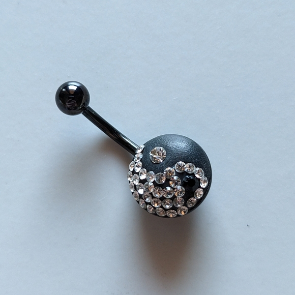 Ying-yang belly ring - Picture 3 of 6